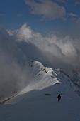 23_Sulla cresta mentre risalgono le nuvole